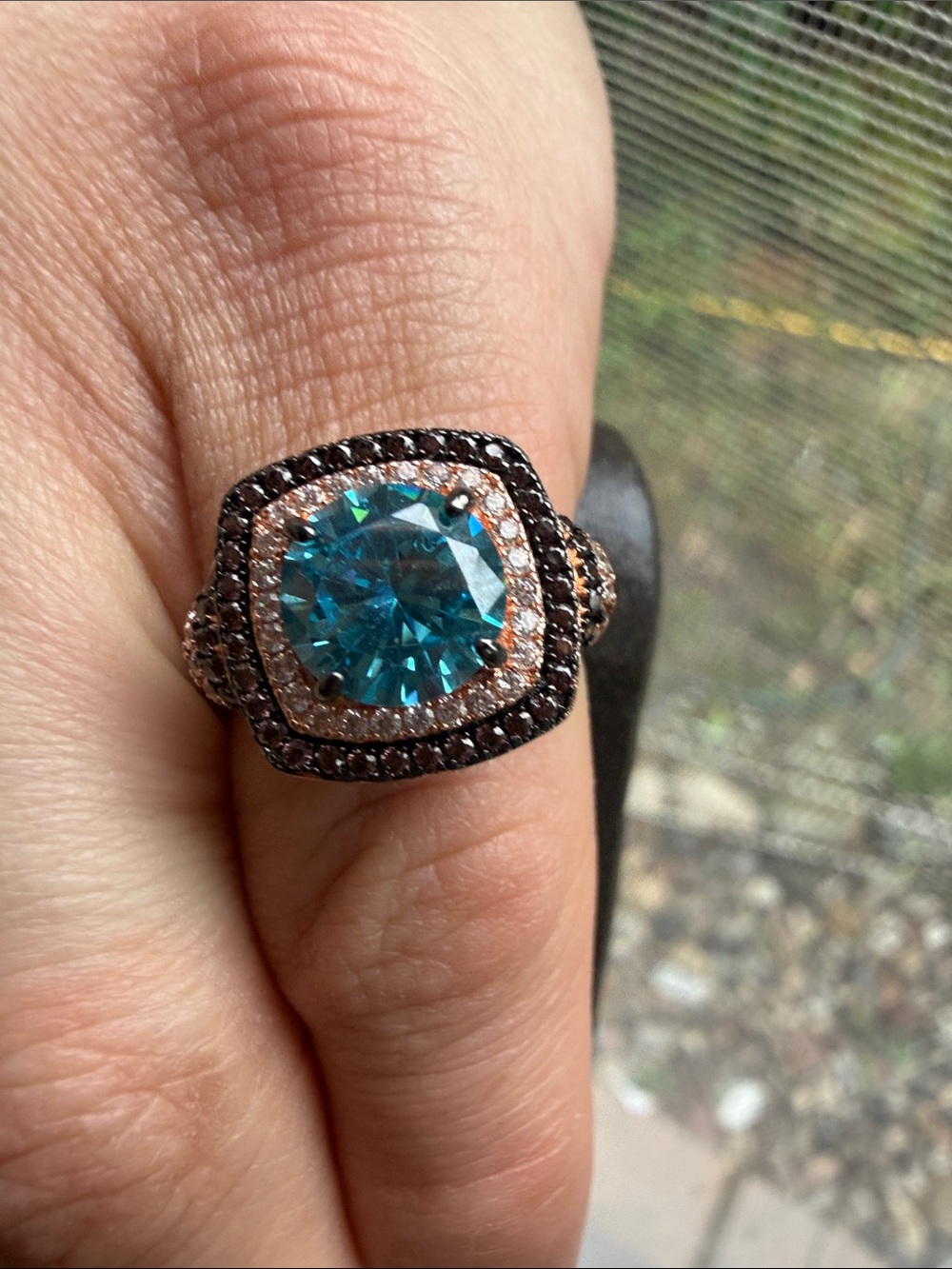 Bella Luce Neon Apatite, Mocha And White Diamond Simulants Sz5